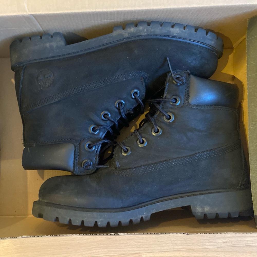 Black water proof timberlands size 5